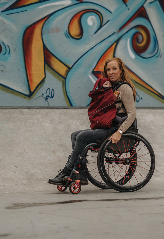 MaM All Season Cover Dark red black family